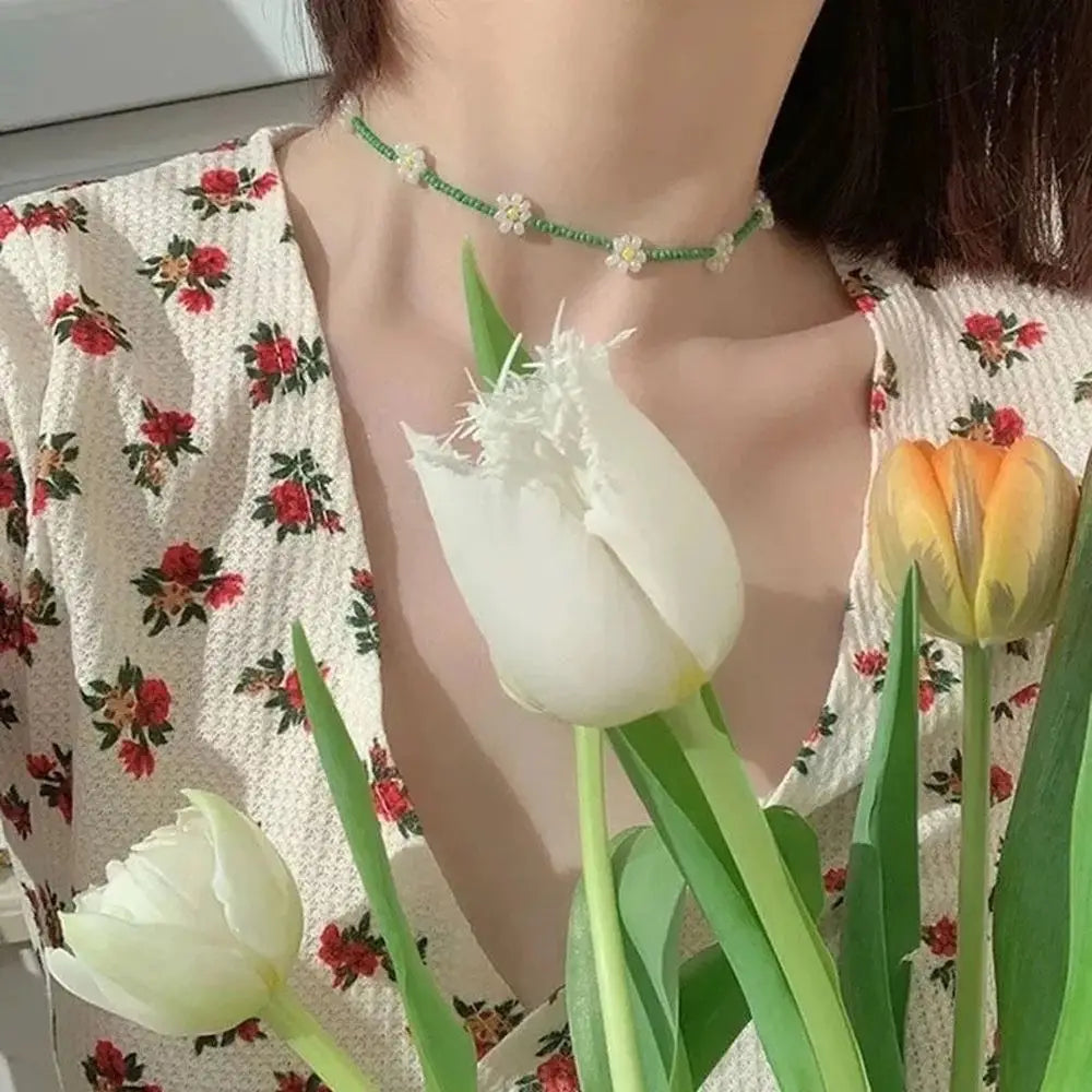 Fashion Beach Daisy Jewelry Gift Short Lovely Clavicle Necklace Flowers Beaded Necklace Bohemia Choker Women Necklace