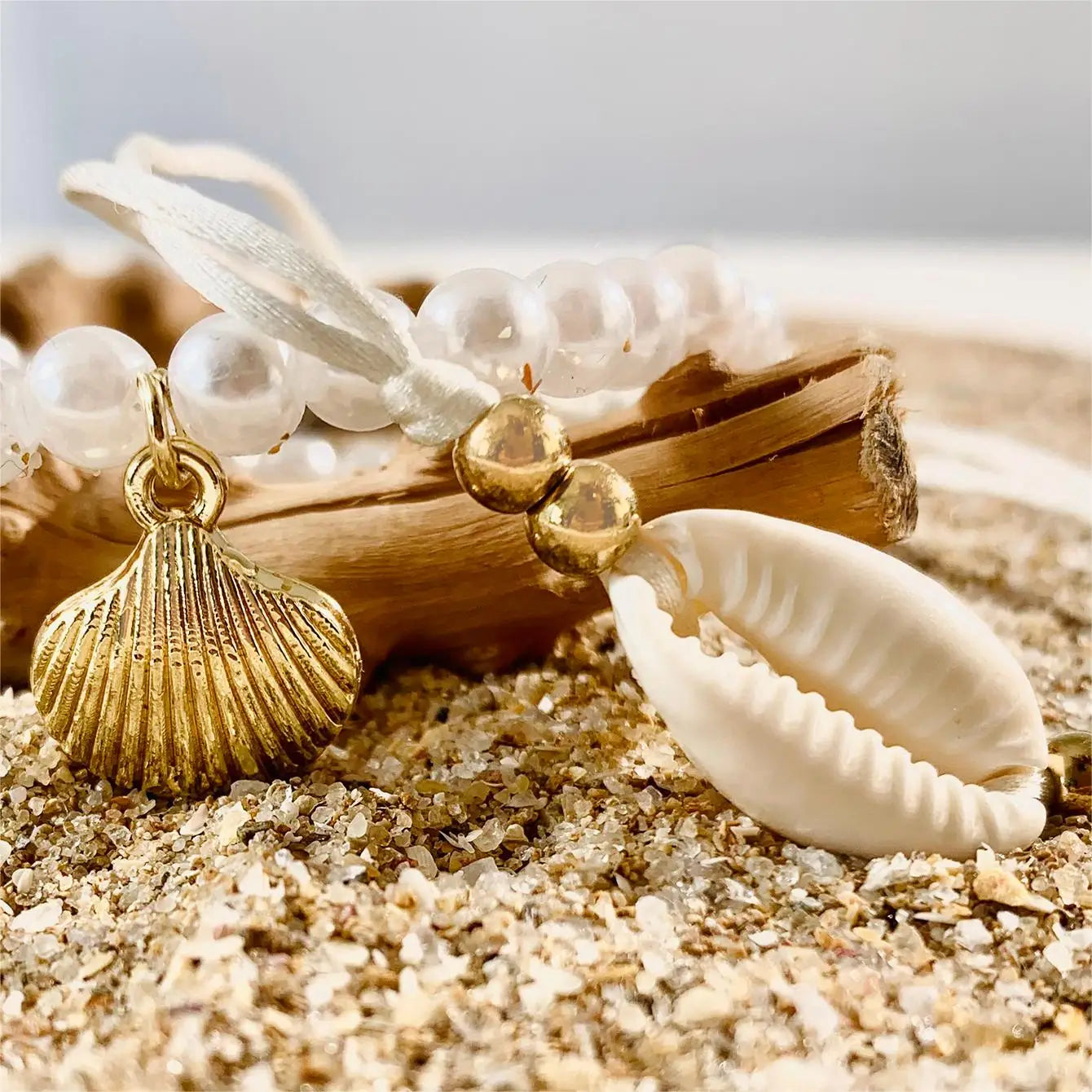 Tocona 5pcs/set Bohemian Imitation Pearl Bracelets for Women Ethnic Style Shell Beaded Bangles Summer Beach Jewelry