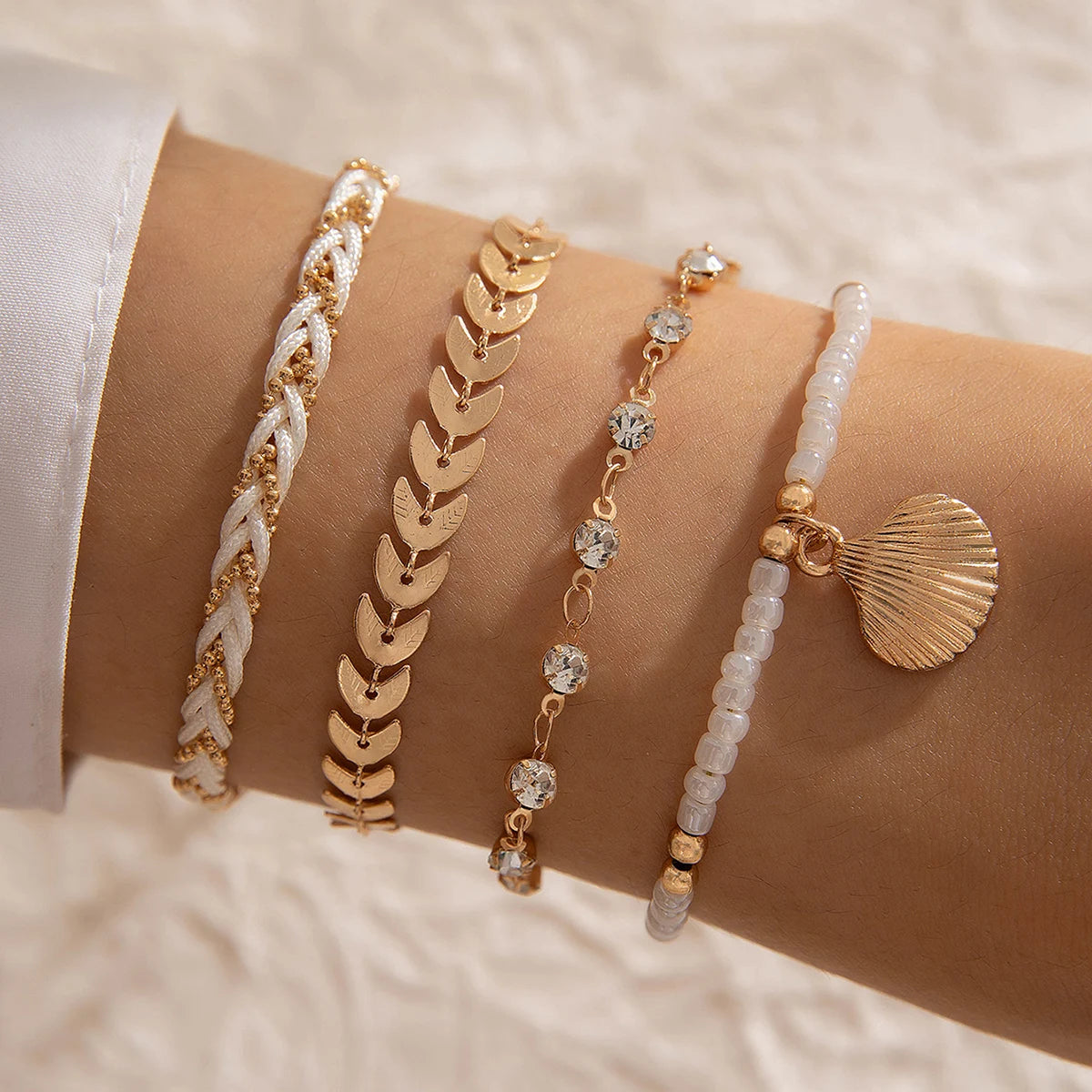 Tocona 5pcs/set Bohemian Imitation Pearl Bracelets for Women Ethnic Style Shell Beaded Bangles Summer Beach Jewelry